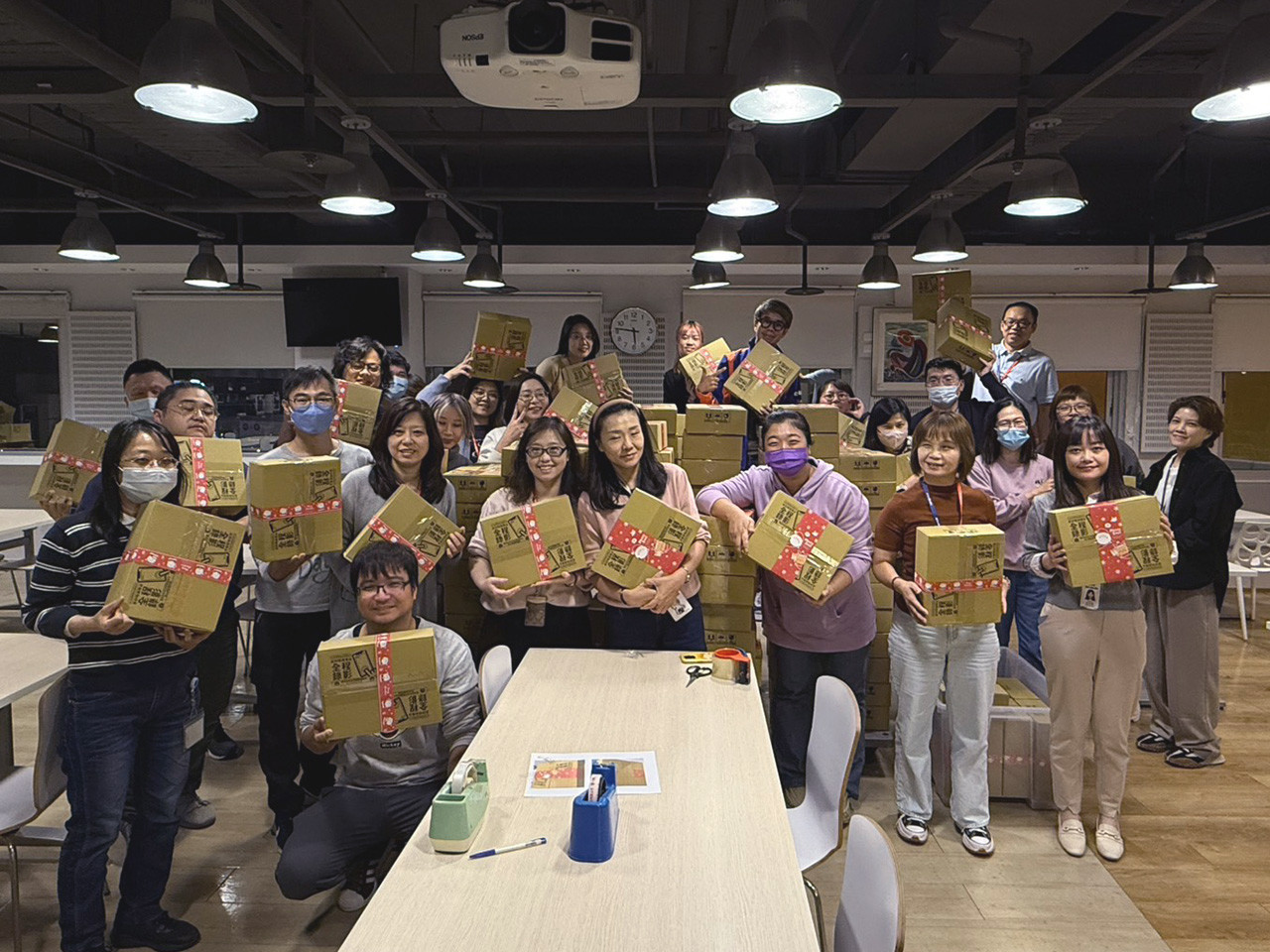 一個鞋盒，滿載祝福