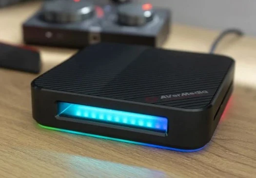 AVerMedia Boîtier d'Acquisition Vidéo Live Gamer Bolt GC555, Passerelle  4Kp60 HDR, Latence Ultra Faible, HDMI 2.0, Eclairage RGB, Facile à  Utiliser