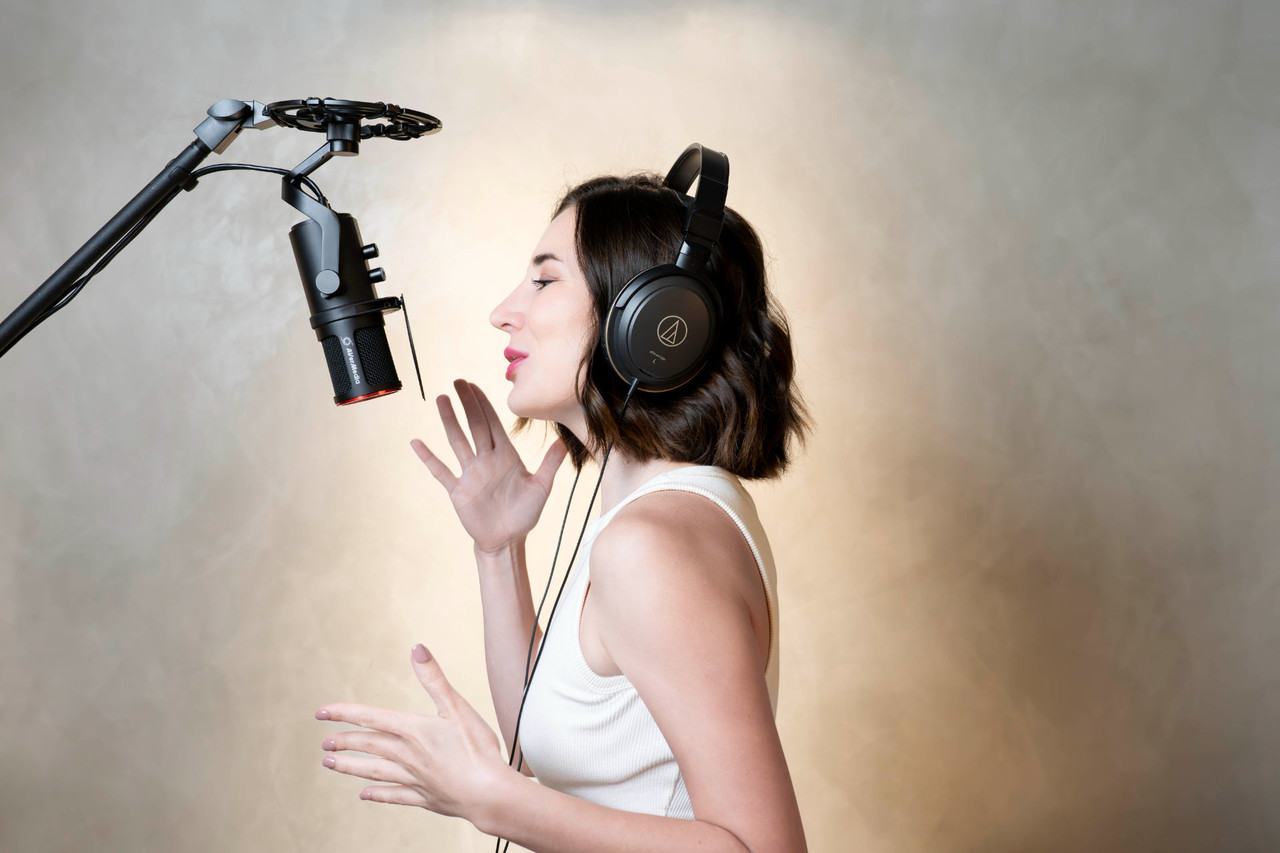 Condenser mics are highly sensitive and are ideal for studio recordings.