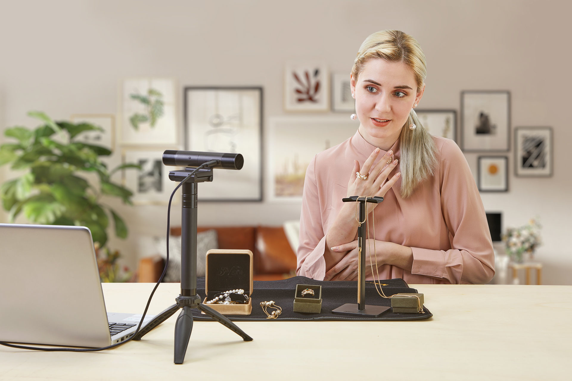 Whether you're just starting out or you're a seasoned creator, AVerMedia offers a full range of products to support your content creation and streaming needs.